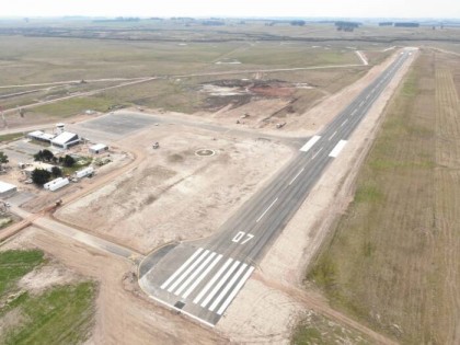 Aeropuerto de Melo